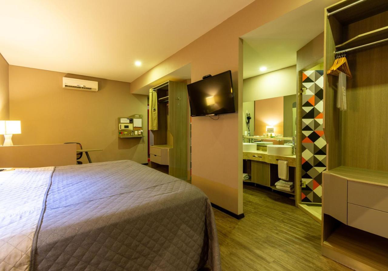 Hotel Glow Point - Mulza León Exterior foto